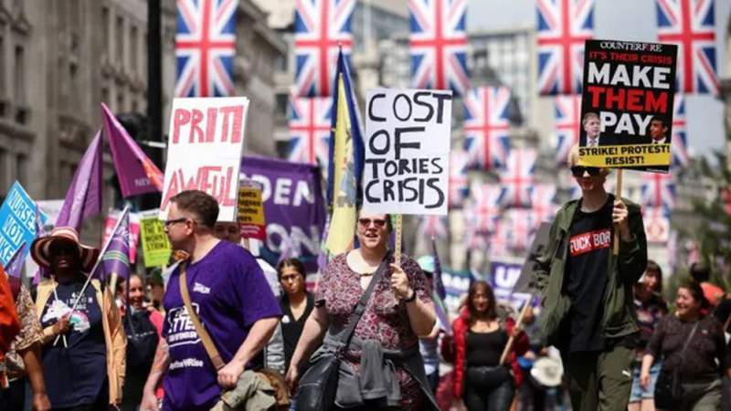  ‘Cut War Not Welfare’: Thousands Protest in London Over Cost of Living Crisis 