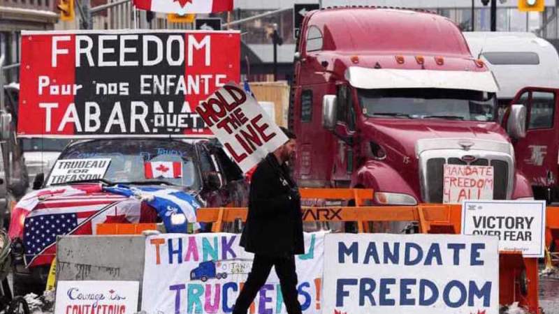 Police Throng Ottawa Streets in Preparation for Crackdown on Protests