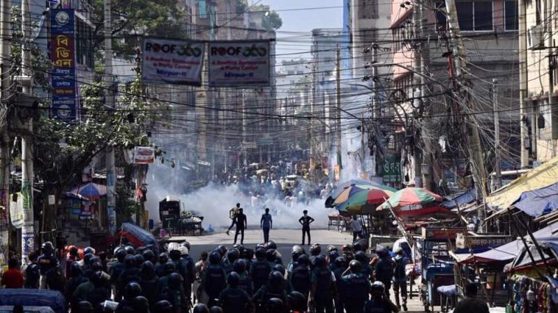  In Bangladesh, 100s of Garment Workers Fired for Demanding Pay Raise 