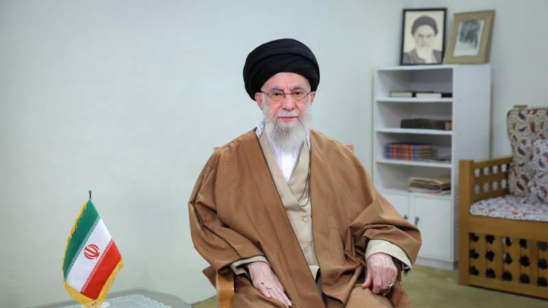 Ayatollah Khamenei Calls for 'Investments for Production' in New Year Message