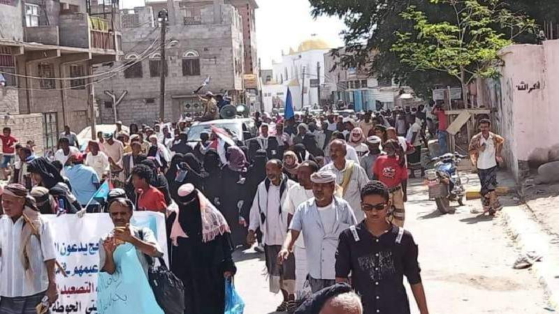 Protests in Lahj Condemn Economic Collapse, Demand the Departure of Saudi-led Forces 