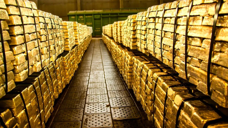 Iran Has Considerable Gold, Forex Reserves; Snapback Insignificant: Expert