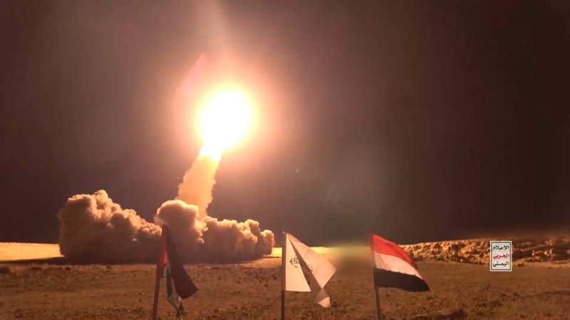 Analysts: Yemeni Strikes Shift Balance, Israel in Strategic Crisis
