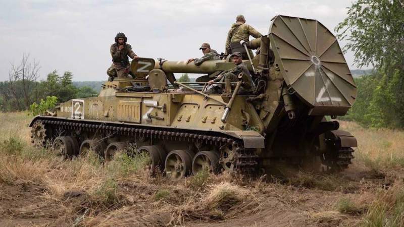Kremlin: Russia’s Offensive to End as Soon as Ukraine Forces Lay Down Weapons