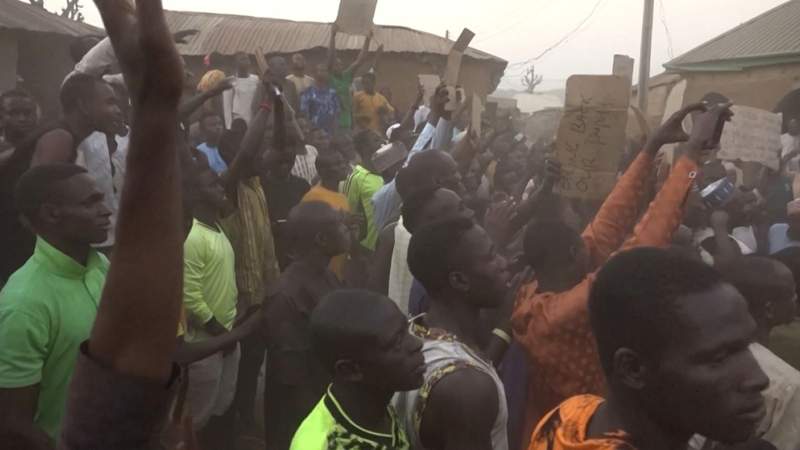 Gunmen Abduct Over 250 Children from School in Nigeria