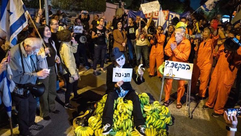 Protests Erupt in Tel Aviv as Corruption-Plagued Netanyahu Seeks Pardon