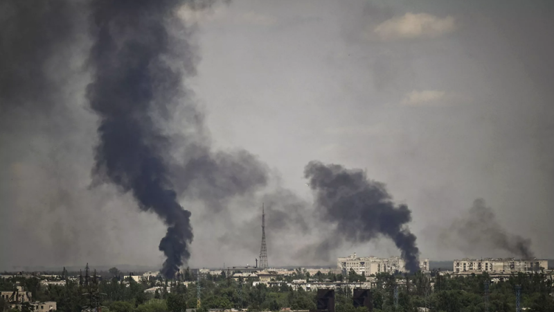  Battle for Severodonetsk Rages as Ukraine Seeks More Western Weapons 