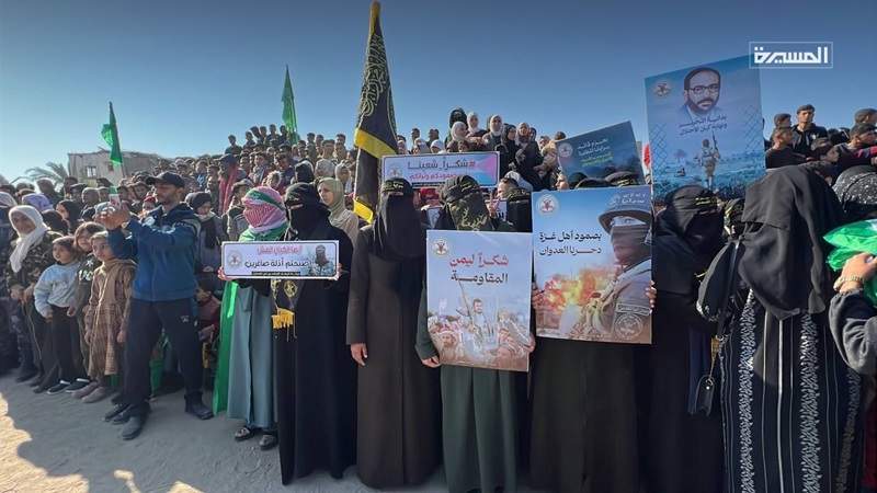Palestinian Resistance Hands Over Prisoners in Exchange Deal Amid Mass Gatherings and Military Parade