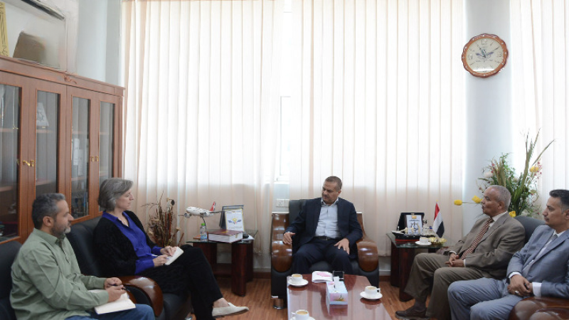 Sana'a Renews Its Demand to Lift Siege on Sana'a International Airport