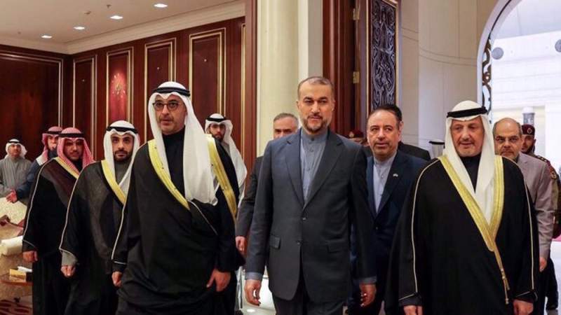 Iran Ready to Further Strengthen All-out Ties with Kuwait: Foreign Minister