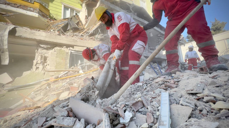  Iranian Red Crescent Sends Another Aid Consignment to Quake-hit Turkey As Death Toll Exceeds 37,000 