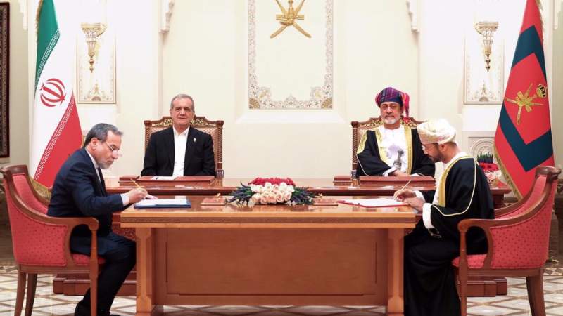 Iran, Oman Sign 18 MoUs in Various Fields During President Pezeshkian's Visit