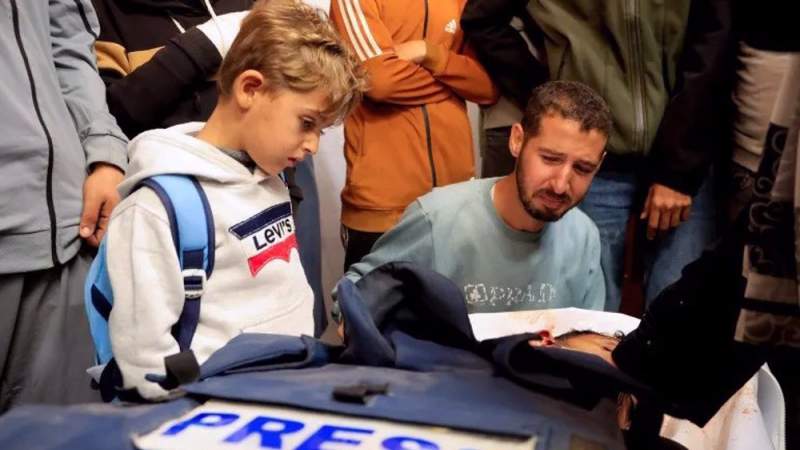 'Israel' Killed Over 700 Relatives of Palestinian Journalists in Gaza: Report