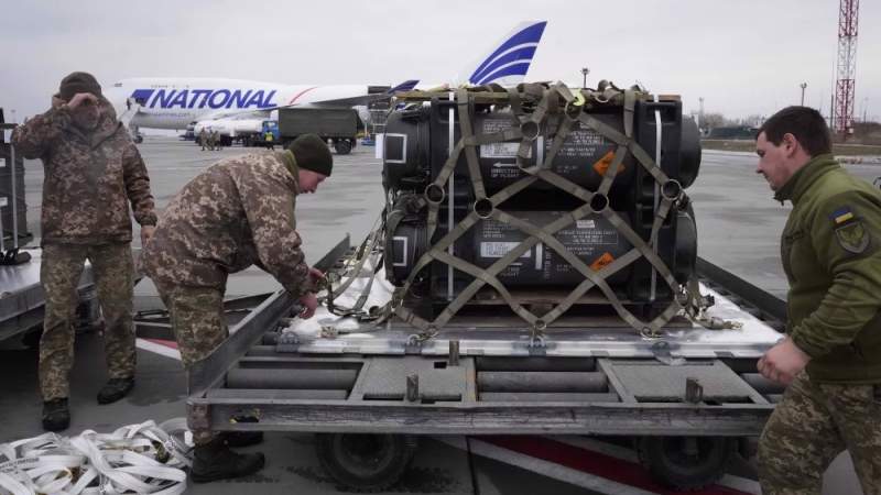 US Halts Weapons Shipments to Ukraine Amid Concerns Over Low Stockpiles