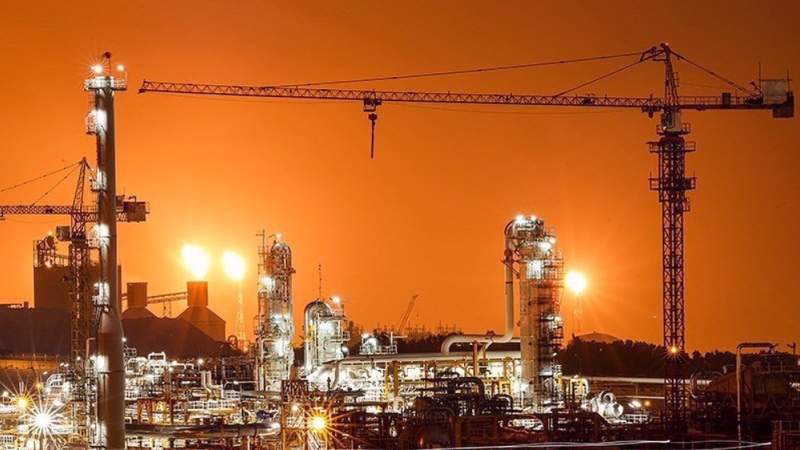 Fires Reported at Two Iranian Refineries Due to Israeli Attacks