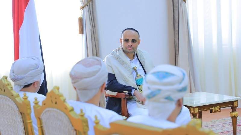 President Al-Mashat Discusses Peace Process with Omani Delegation 