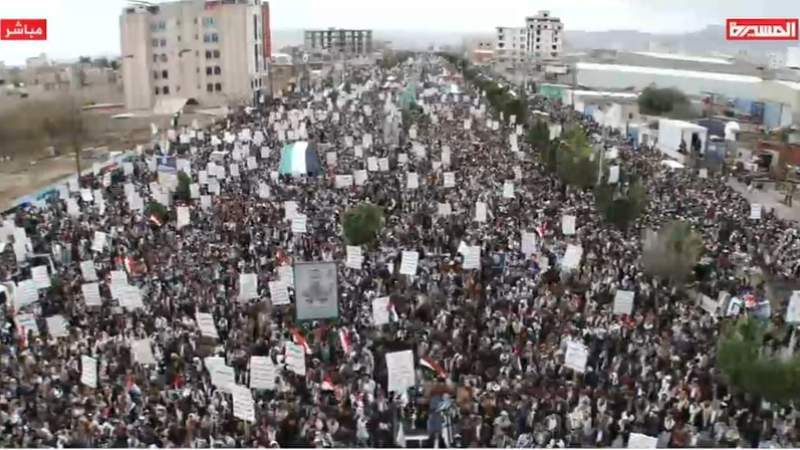 Sana'a in Largest Mass Rally Confirms Will Not Forget Al-Quds