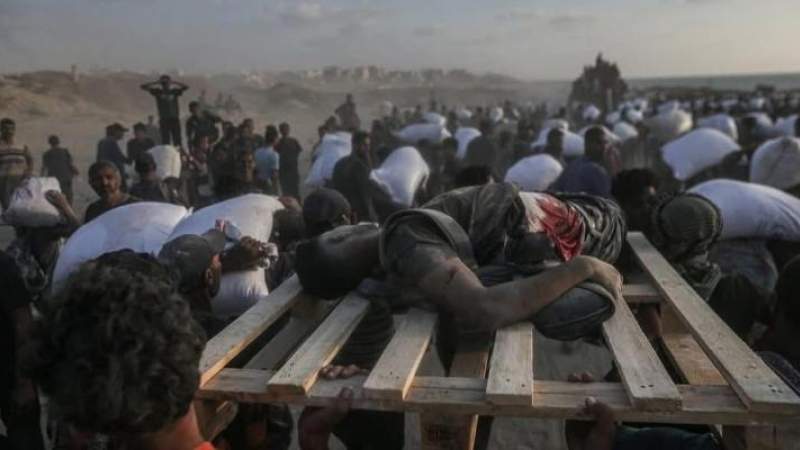 116 Martyred or Injured in New Zionist Massacre Targeting Starving Civilians in Central Gaza