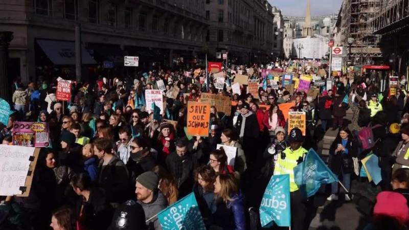‘Walkout Wednesday’: UK Hit by Biggest Day of Strike Action in a Decade