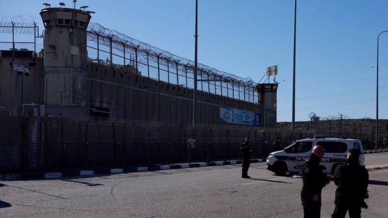 Palestinian Says Israeli Jailers Poured Acid on Him During Interrogation