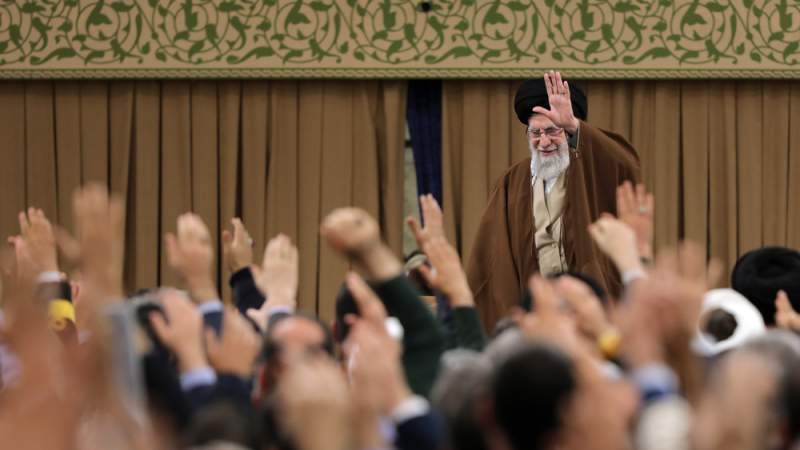Seyyed Khamenei: Iranians Sent ‘Message of Unity’ to World on Revolution Anniv. Amid Enemy’s Stupid Threats