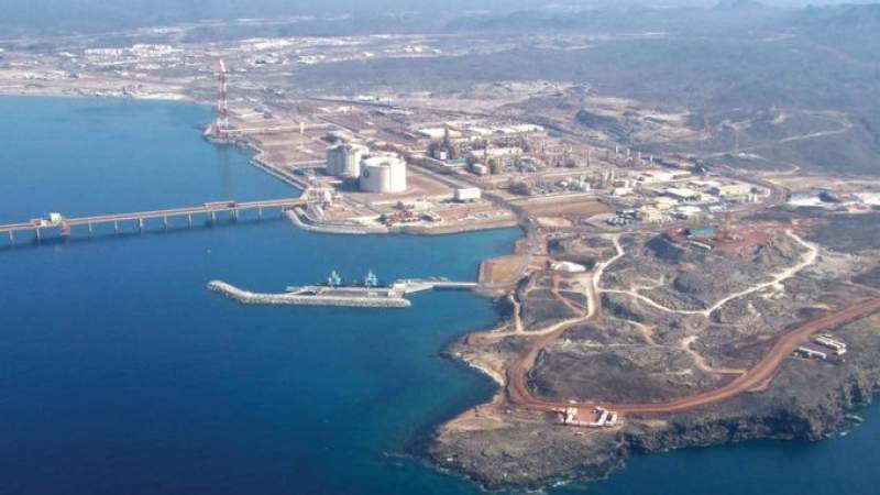 French Oil Company Total Attempt Looting Oil in Yemeni Balhaf Facility